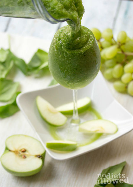 healthy green smoothie- No Diets Allowed (1 of 1)