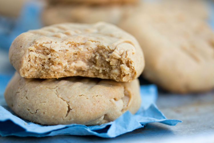 easy peanut butter cookies - No Diets Allowed