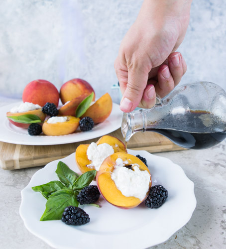 Grilled Peaches Balsamic - No Diets Allowed #Food #Foodie #Yummy #Peaches
