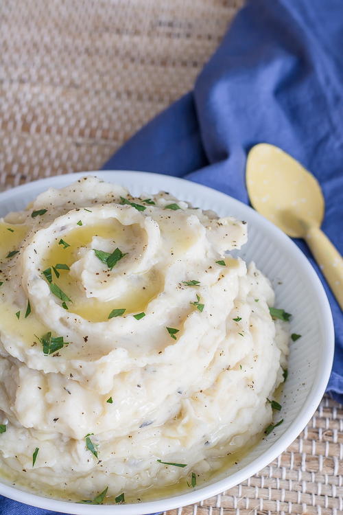 Easy Creamy Garlic Mashed Potatoes Recipe - No Diets Allowed #Food #Foodie