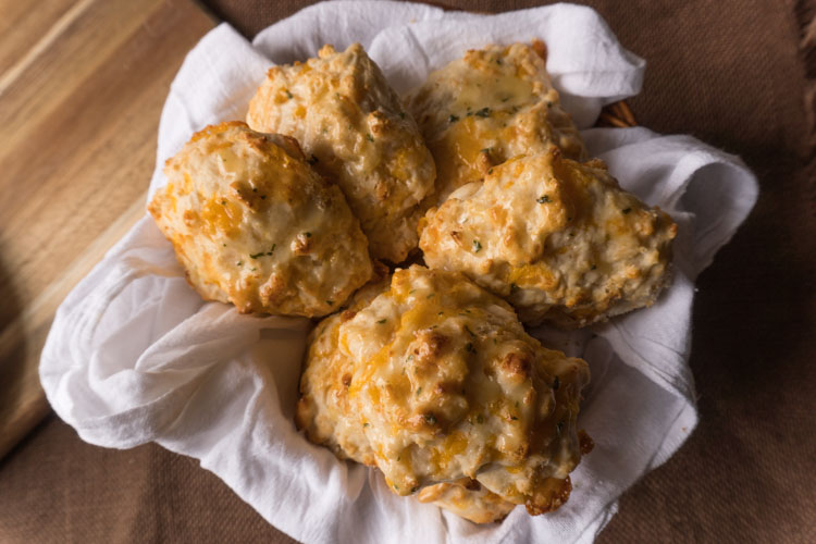 Easy Best Cheddar Cheese Biscuits